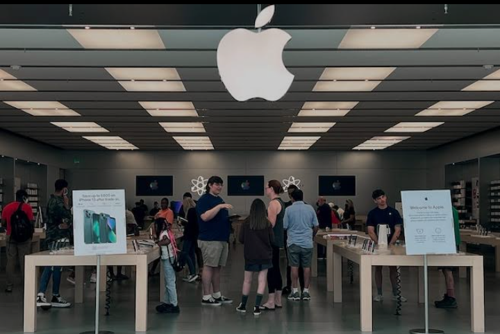 Apple's First US Retail Union Contract. 1 Screenshot 20240728 0754432