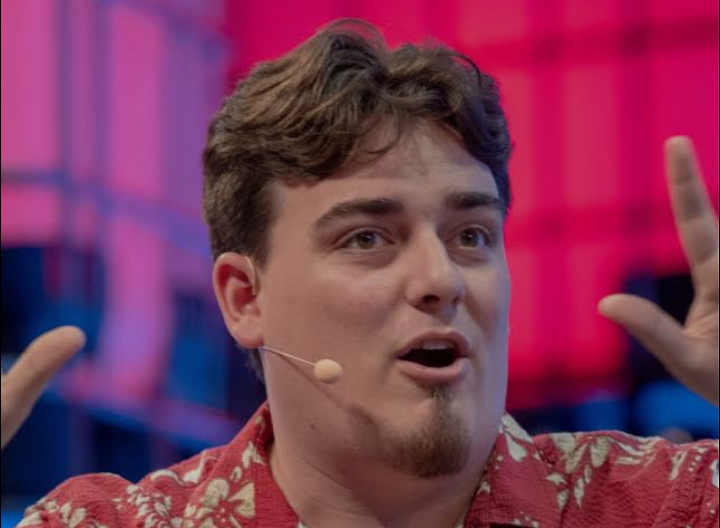 Palmer Luckey Declares Himself a 'Crusader for Vengeance' After Facebook Firing, Avoids Criticizing Zuckerberg 1 Screenshot 20240820 0746002