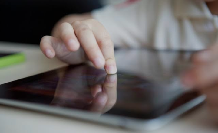 Australia Bold Move to Protect Young Minds / A Ban on Social Media for Under-16s 1 Screenshot 20241121 2329062