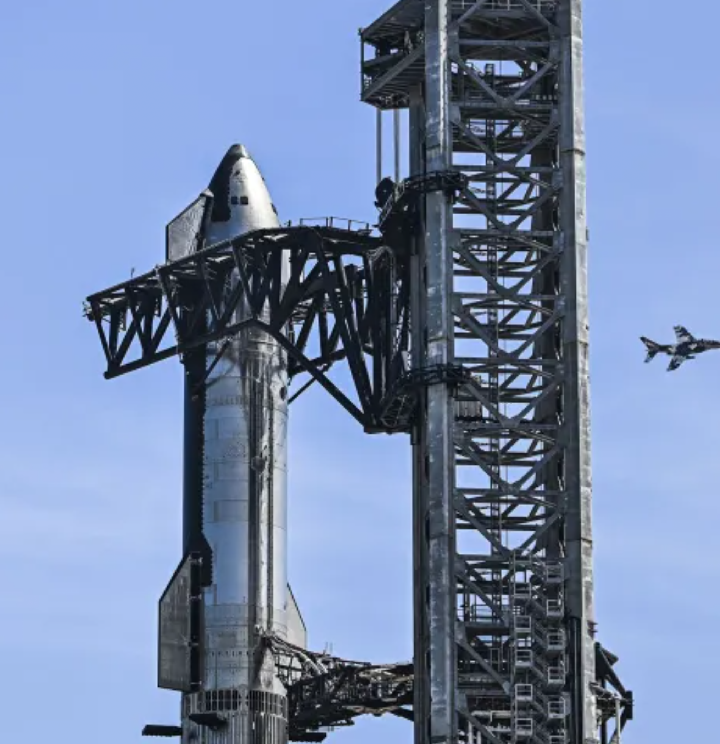SpaceX and Blue Origin Face FAA Scrutiny After Explosive Rocket Tests 1 Screenshot 20250118 0856142