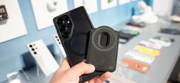 Samsung's Magnetic Wallet for Galaxy S25: A Clever Workaround for Qi2 Challenges 1 Screenshot 20250129 1922432