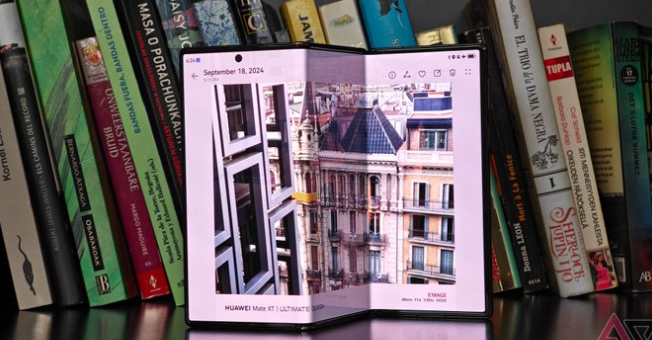 Samsung's Galaxy G Fold: A Deep Dive into the Future of Foldable Phones 1 Screenshot 20250202 2049522