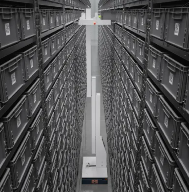 Brightpick's Giraffe: Reaching New Heights in Warehouse Automation 1 Screenshot 20250205 1944132