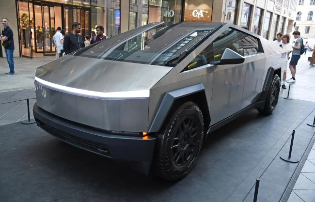 Tesla Cybertruck Banned in UK: Safety Concerns and Regulatory Clash Explained 1 Screenshot 20250223 1728412