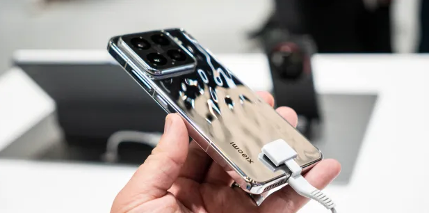 Xiaomi 15 Series Global Launch: 'Liquid Silver' Finish Steals the Show at MWC 2025 1 Screenshot 20250304 2115242