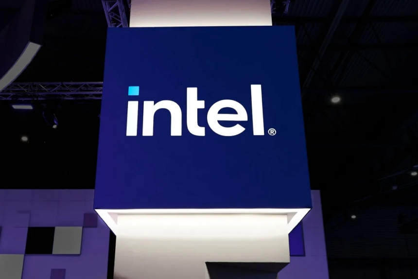 Intel Mandates 4-Day Office Workweek: What It Means for Employees and Tech Trends 1 blogger image fFR6je7BDM