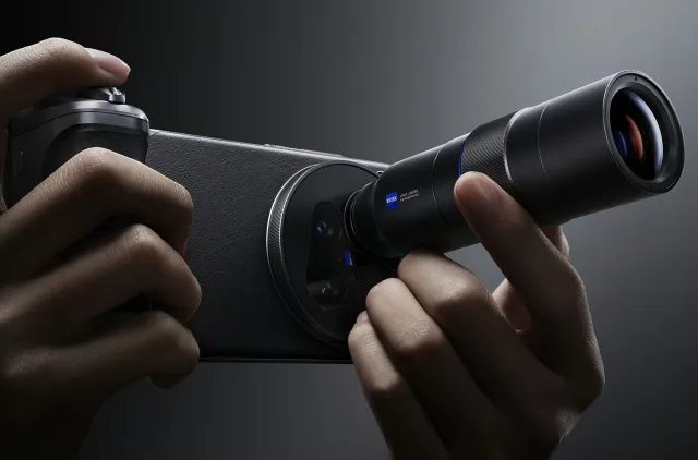 Vivo X200 Ultra: Can This Smartphone Replace Your DSLR Camera? 1 blogger image hlUWhurvhV