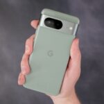 Pixel 8 clasped in hand2