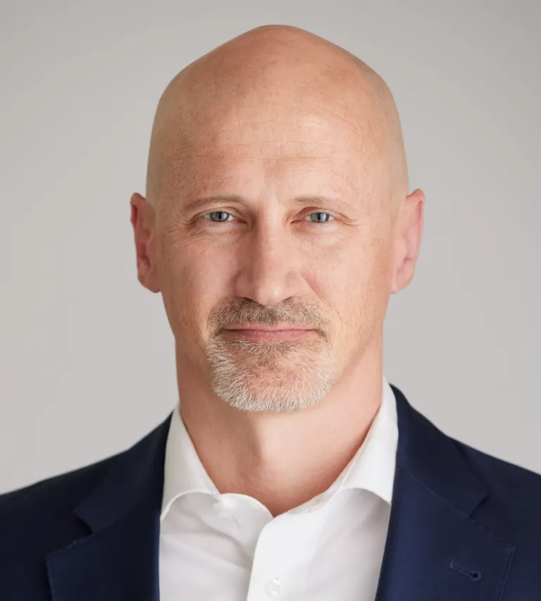 GM Appoints Sterling Anderson as New Chief Product Officer 1 blogger image GbhgyqPTbb