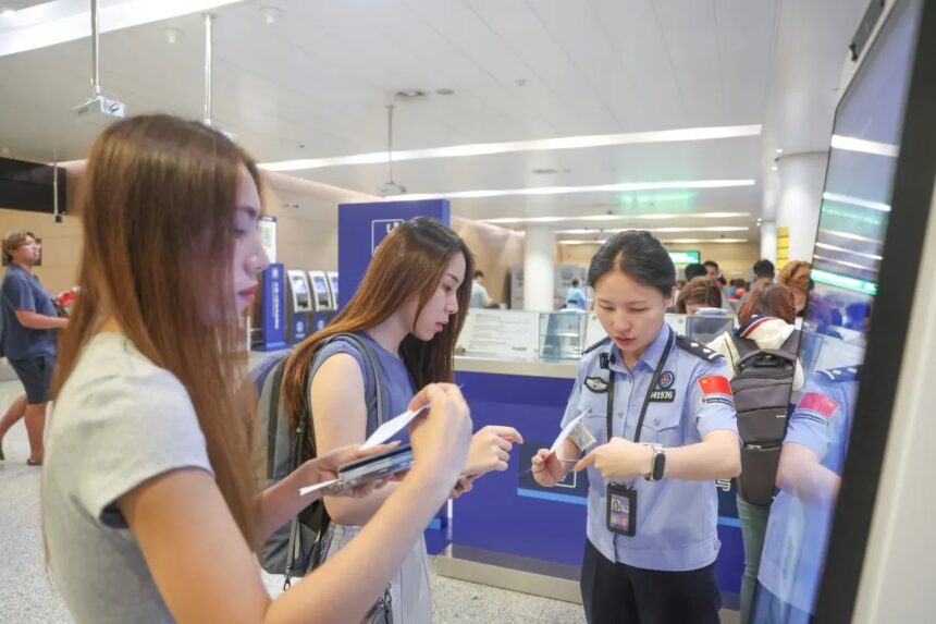 China’s Massistant Malware Lets Authorities Extract Data From Seized Phones 1 blogger image ByAHG9OFsl