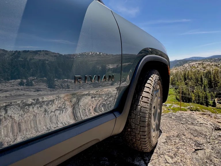 Rivian 2026 Quad-Motor EVs Redefine Power and Control 1 blogger image zEmsSEykNs