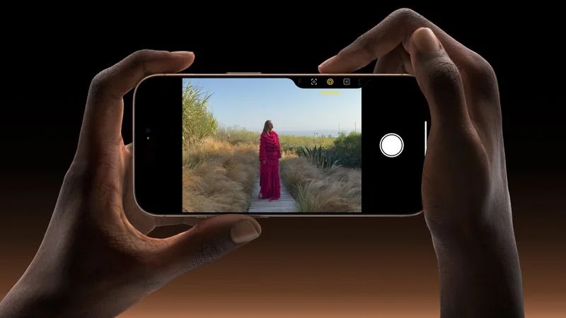 iPhone 18 May Drop Camera Control Button Amid Rumors 1 blogger image DWP9n1As56