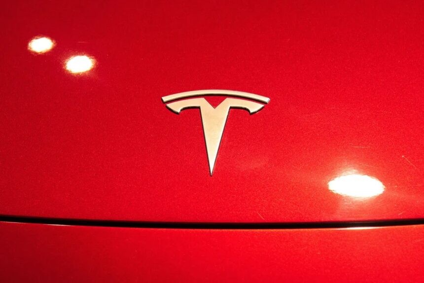 Tesla Found Partly Liable in Fatal Autopilot Crash, Jury Awards $200M 1 blogger image hY5JdxY1eR