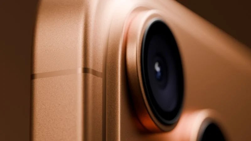 iPhone 17 Pro Leak Shows New 5G Antenna Design 1 blogger image wpNldQknjl