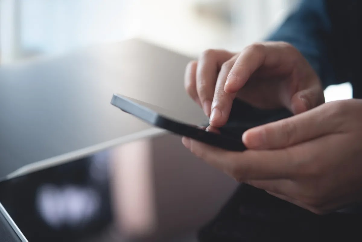 Why Dedicated Mobile Apps For Vibe Coding Have So Far Failed 1 blogger image IhFvDZ1bBt