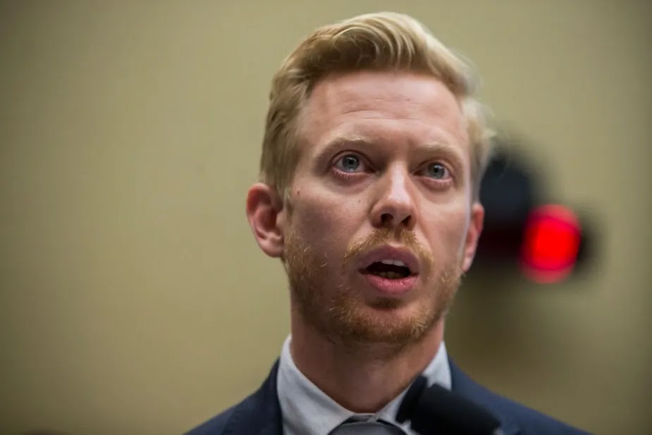 Reddit CEO Says Chatbots Are Not a Traffic Driver 1 blogger image SJQsOTMt3b