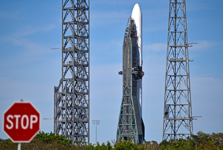 Blue Origin Scrubs Second New Glenn Launch 1 gettyimages 2245175507