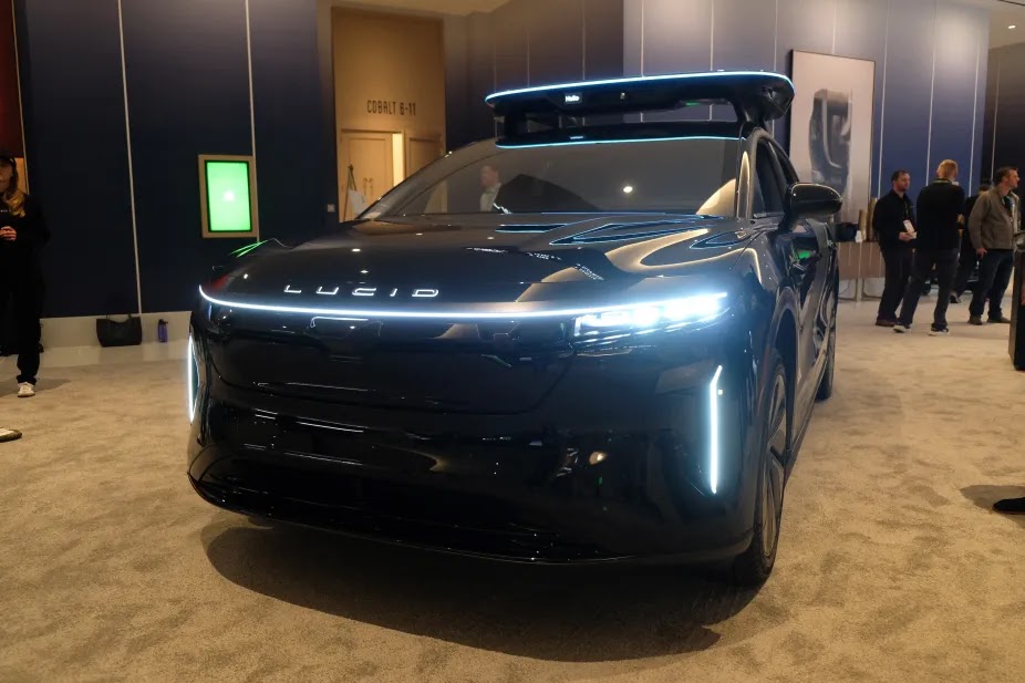 This is Uber’s New Robotaxi From Lucid and Nuro
