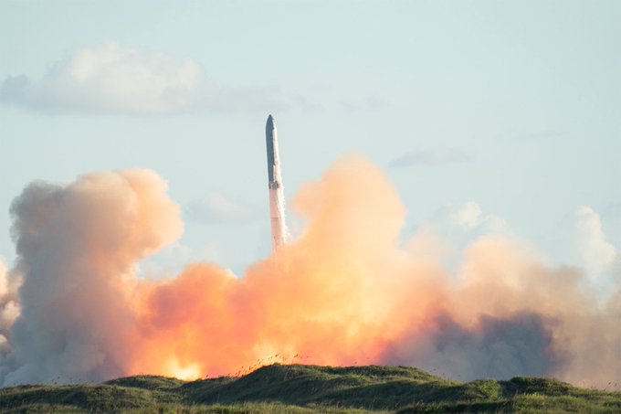 SpaceX Is Coming To The Public Markets, And Secondaries Are Already On Fire 1 blogger image jHDR400UiS