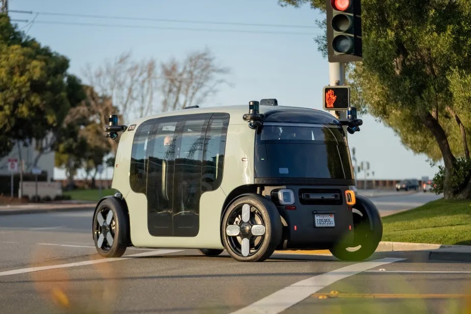 Zoox Plans To Put Its Robotaxis On The Uber App In Vegas This Year 1 blogger image jX4kaRZAig